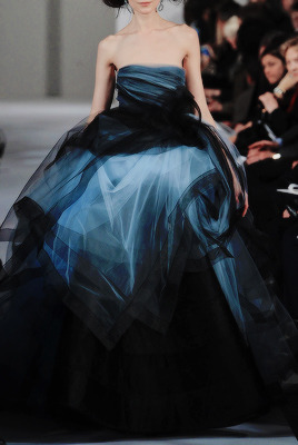 chandelyer:  Oscar de la Renta fall 2012 