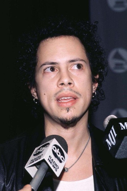 slowandangry: Kirk Hammett 1997