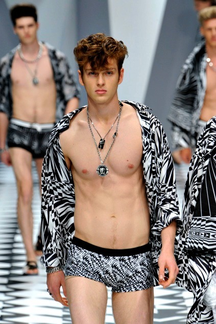 salntlaurent:  Versace ss11 