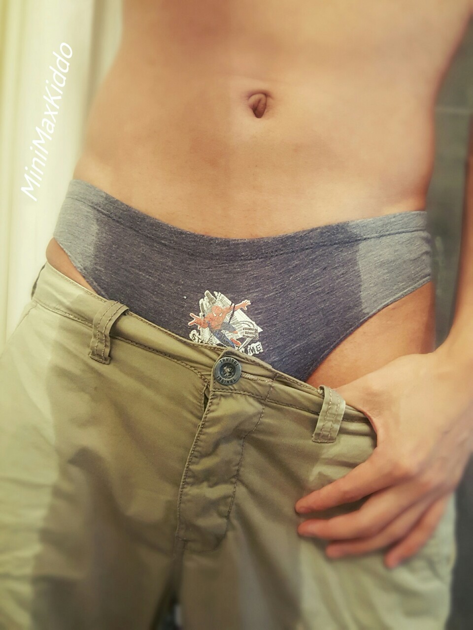 minimaxkiddo:Little pants wetter 😀🙄💦💙