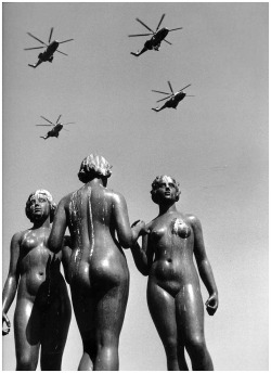  Robert Doisneau ph. - Les Helicopters  1972