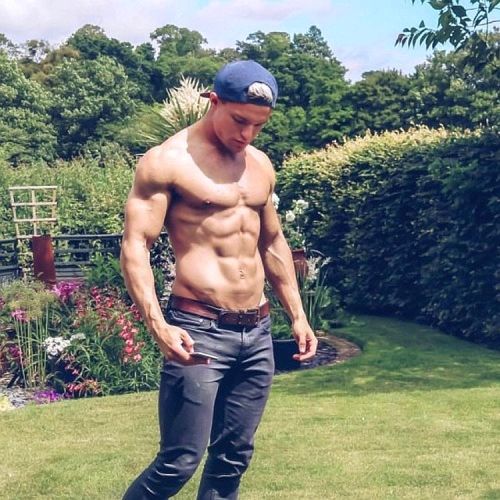 chrissalvatoreunderwear:  How do I grow one in MY garden?! 