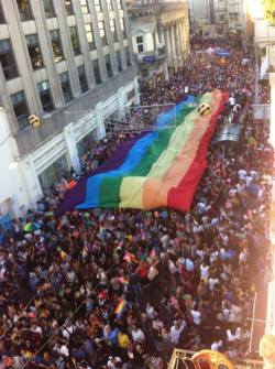 sogaysoalive:  100,000 turned out for Istanbul Pride, Turkey this weekend in the largest gay Pride event held in a majority Muslim country! Image courtesy of Kaos GL. 