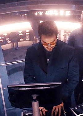 doctorrosejohnlockwinchester:  0dannyphantom0:  marveldestroyedmyoungyears:  tonystarkdefensesquadmember:  kennaisranting:  themissingshadow:  tonystarkdefensesquadmember:  0dannyphantom0:  tonystarkdefensesquadmember:  kingpepperony:  kingpepperony: