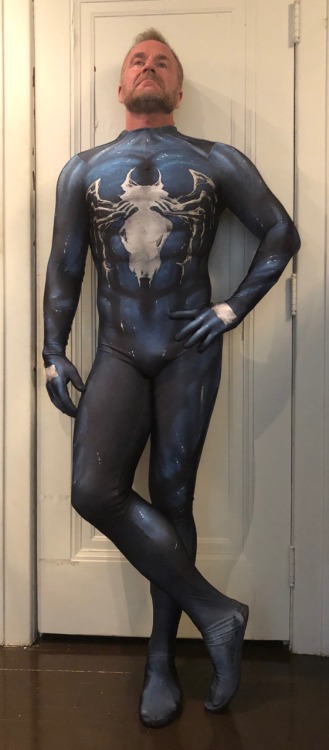 supermanrichard:One hot Venom!