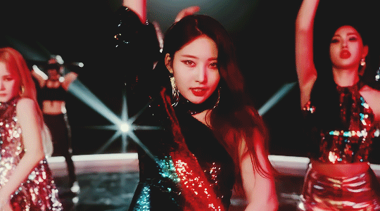 shoot! — EVERGLOW ― LA DI DA MV