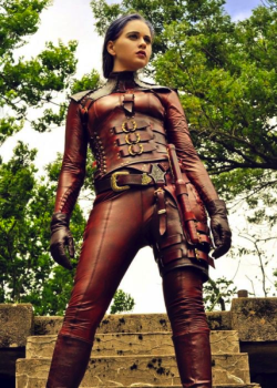 iriscosplay:  http://iriscosplay.tumblr.com for more beautiful cosplay.