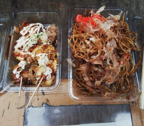 Ode to the food I&rsquo;ve noisily devoured #streetfood #oden #takoyaki #onigiri #yakisoba https