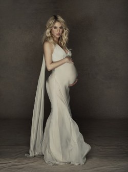7beebi:  Shakira, how beautiful does she