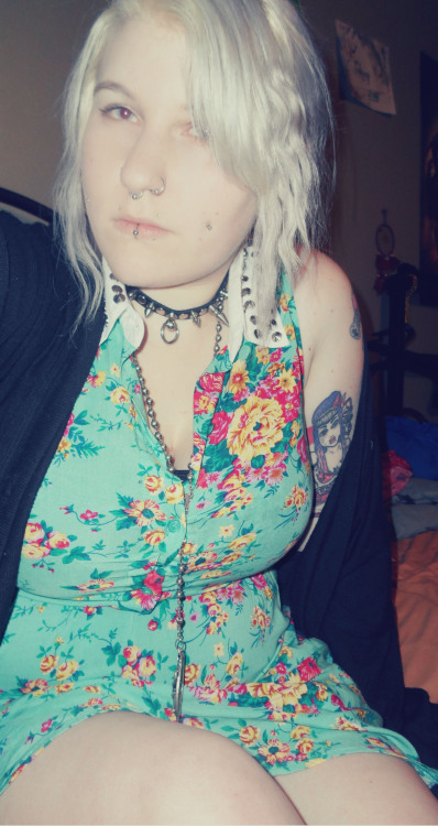 I bought this dress yesterday. <3