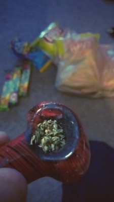 blowmelikekushhh:  Munchies.✔ Weed.        ✔ Stress.      ❌ 