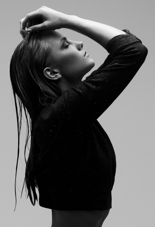 formesdelabeaute:  Caroline Kristiansen By Stefano Fabbri For The Libertine www.thelibertineezine.com