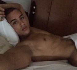 pervert4fun:  Insta crush Luis peña 😘🍑