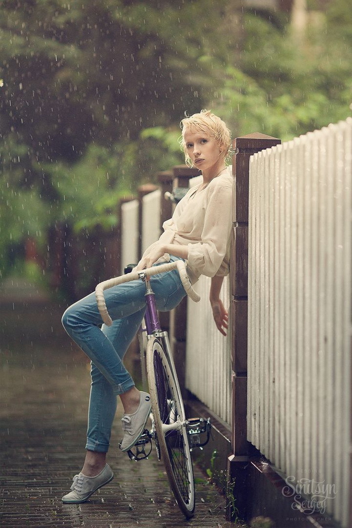 bicycle-babe:  Bicycle girl http://bicycle-babes.blogspot.com/ 