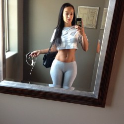 therealleaah:  lemme-holla-at-you:  expensive-pussy:  hella—ambitious:  hellyeahandrayahoward:  Slightly rough in my favorite mirror. Hi. - @sodraya- #webstagram  Love her.  Damn draya. Her body »»»  Xo