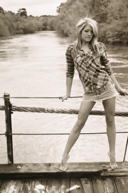 sexycountrygirls1:  Sexy country girl. 