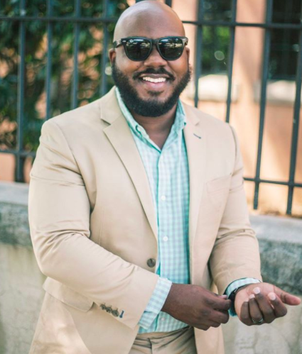 Trailblazing plus-size male model Kelvin Davis lands himself a contract ...