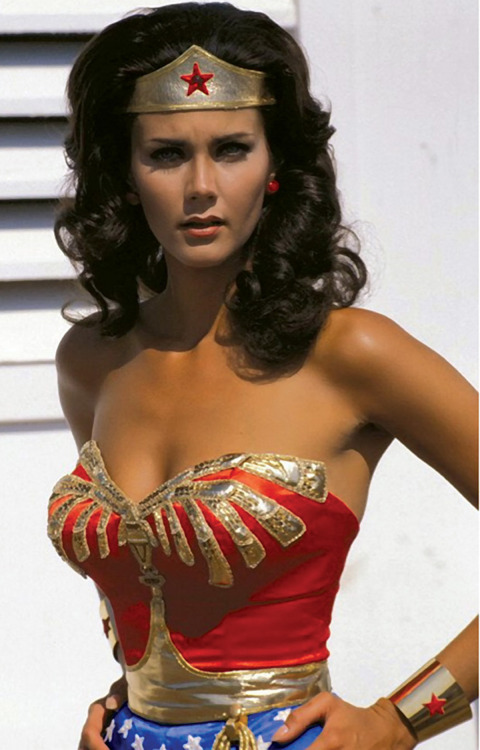 70spostergirls:  Lynda Carter as Wonder Woman 