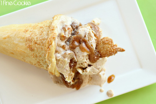 Apple pie cinnamon ice cream on pie crust cone by 1 Fine Cookie Apple Pie Ice Cream on Pie Crust Ice