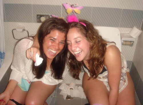 TOILET PEE