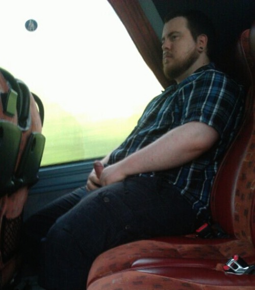 sporchissimo:bearthug:  Somehow decided to post this pic Kuma took of me on the bus to the airport o
