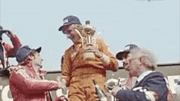 tumblr_p8mp5xX2371xp24weo8_640.gifv