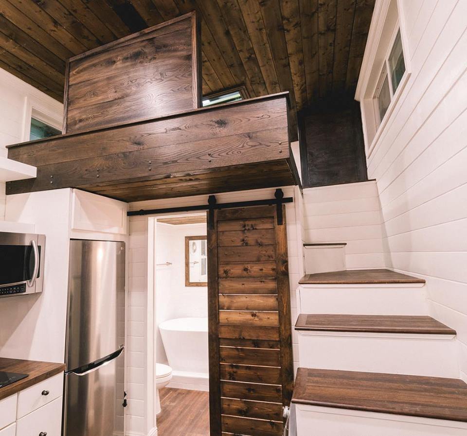 dreamhousetogo:  By California Tiny House  Nice ass tiny house! Love it 