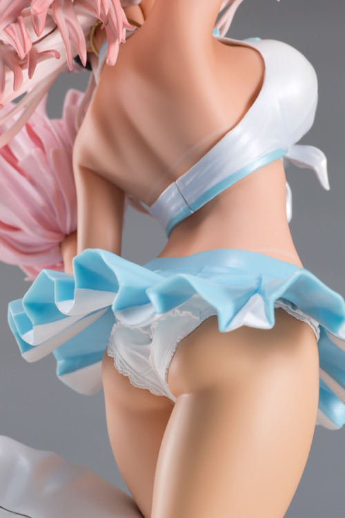 supersonicrocking:  This is the latest Sonico figure from Orchidseed: Super Sonico Cheerleader Ver. - Sun*Kissed - A recolour of their previous Cheerleader Ver. piece from 2014. As before it is a 1/6 scale, PVC figure standing at 305mm tall. This figure