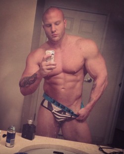 drwannabewannabe:  vangede76:  bodybuildermusclecentral: