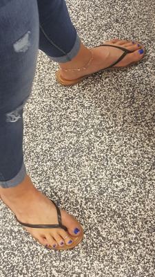 myprettywifesfeet:  Just out doing a little shopping with my princess.please comment