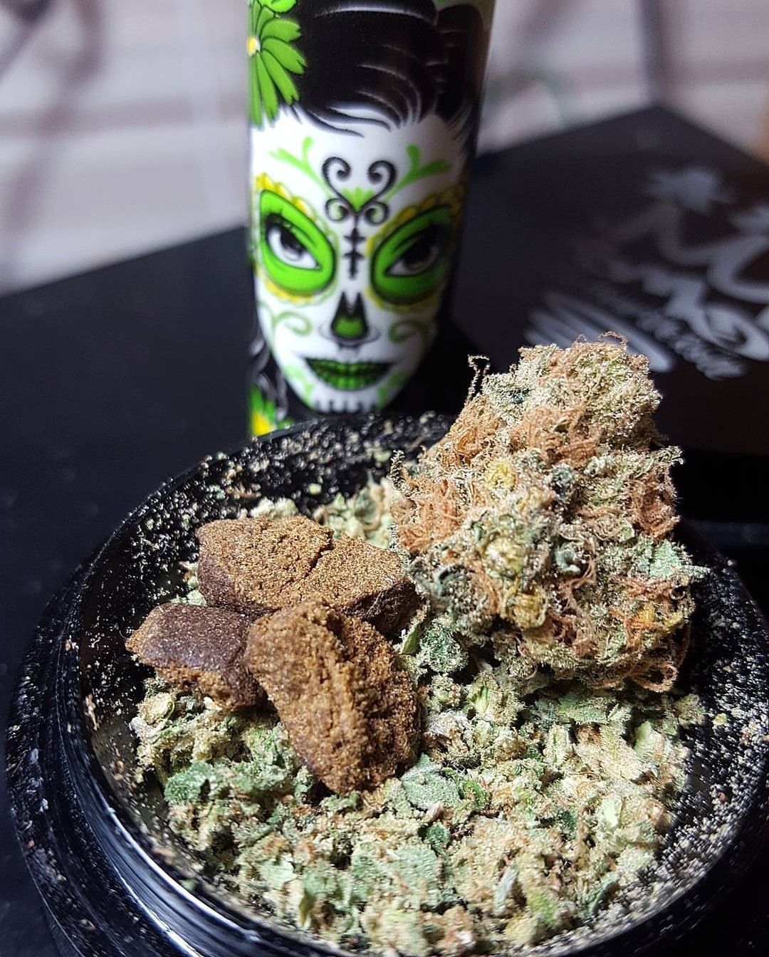 iliketogethigh420:  Got to mix it up some times 👽 have an awesome day stoners