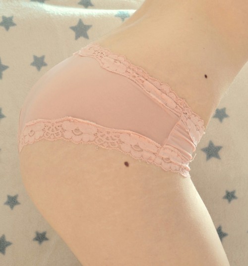 cum-faerie:  stretch marks are okay!!  adult photos