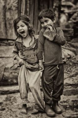 ctron164:  elegantpaws:  yahyaalanse:  ali-alshalali:  Kids Smiling From All Over the world  أصدقاء للابد let them always smile….  The best aspect of being human. Smalls.  Kids are so awesome, they can smile no matter how shitty life gets. 