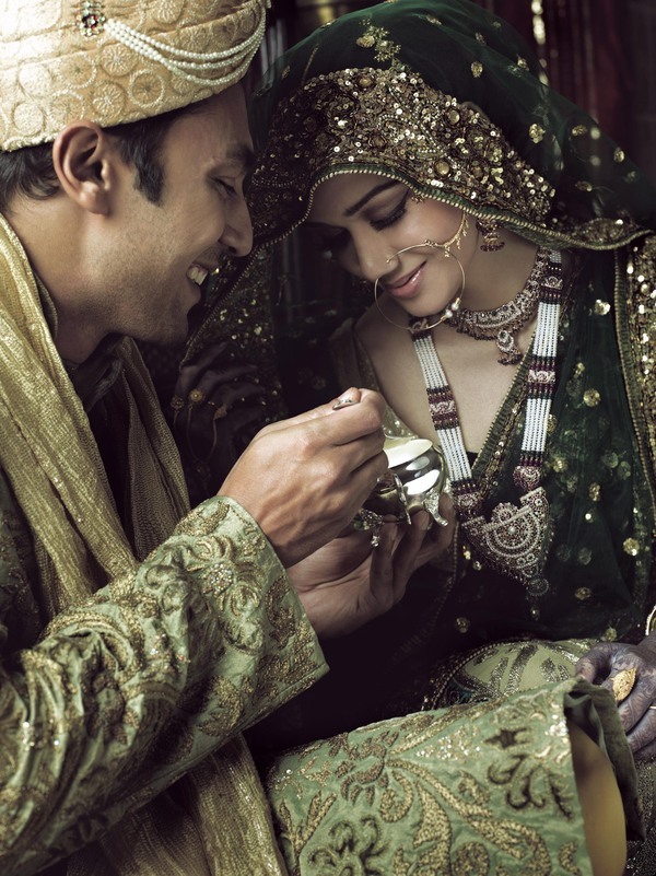 sirensongfashion:  Tanishq Wedding Collection NIKAH Print campaign for Tanishq brand