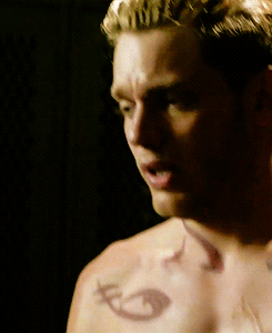 hotfamousmen:  Dominic Sherwood