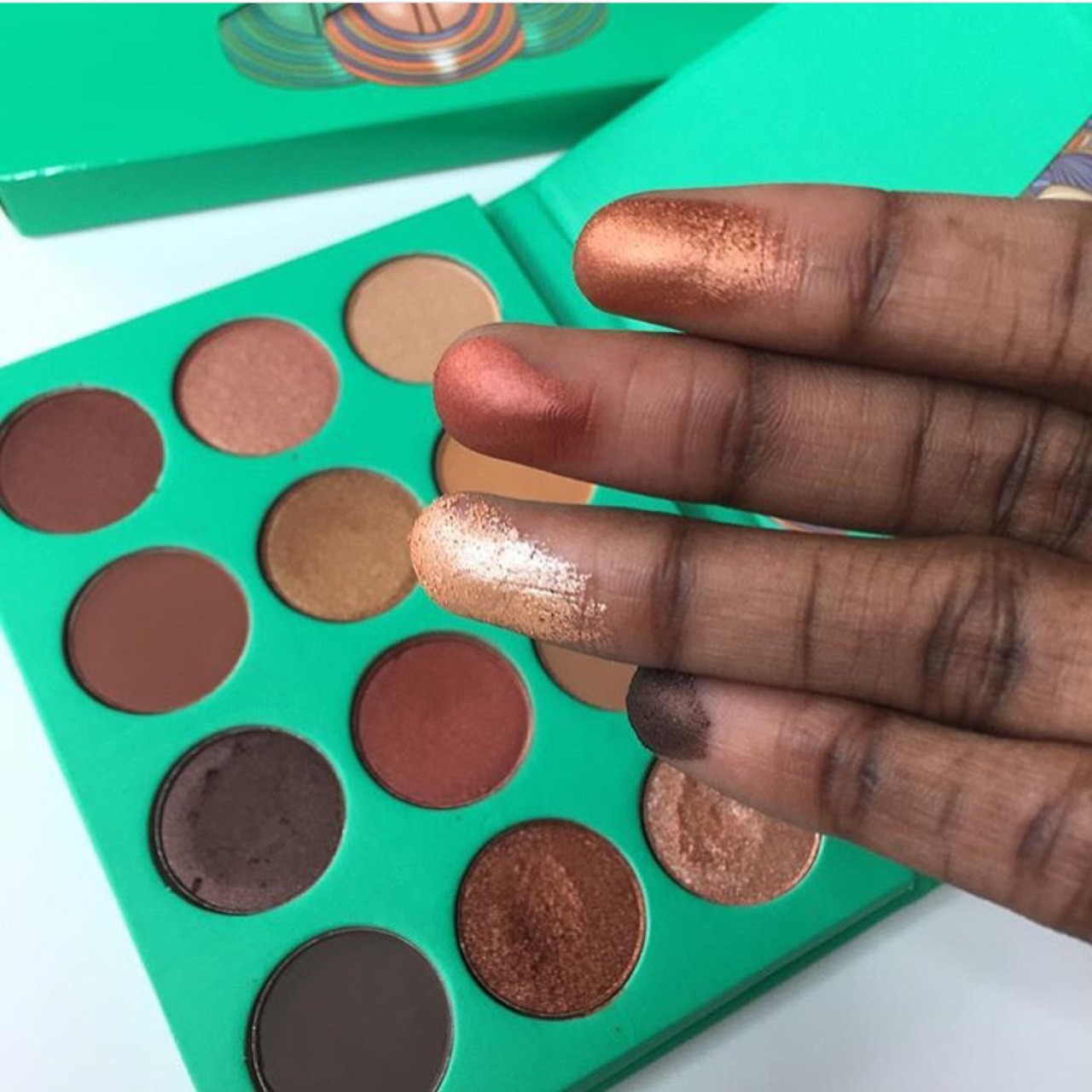 lasfloresdemay0:  tahreza:  this palette is so gorgeous and its only $20 on juviasplace.com