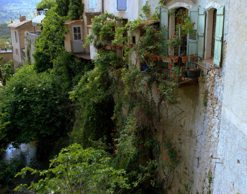 soy-chi: Moustiers-Sainte-Marie, France (by giulifff)  