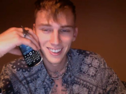 lovemachinegunkelly:  Kells on ustream pt.