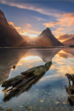 sundxwn:  Milford Wild Sunsetby Soniel Dalumpines