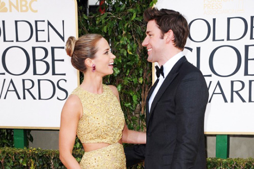 didtheybreakyourheart:theonlywayisellie:sorry-no-more-no-less:The way Emily Blunt and John Krasinski