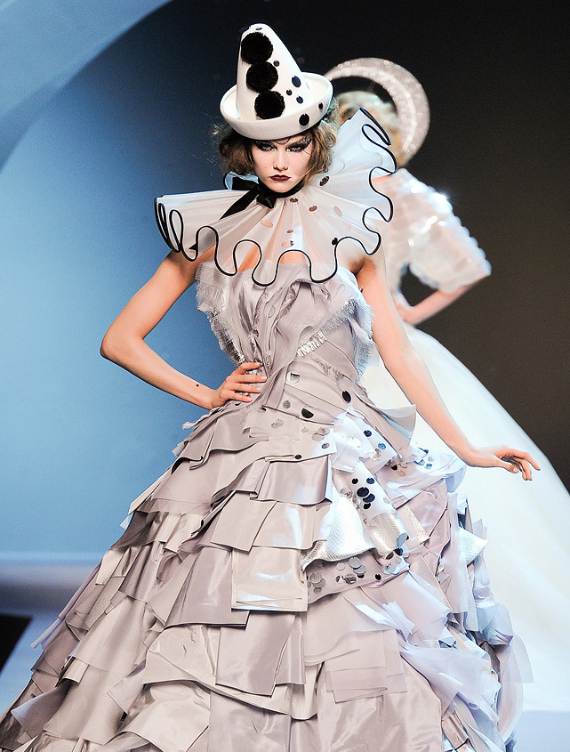 Costumerism - velvetrunway: Pierrot by Christian Dior Haute...