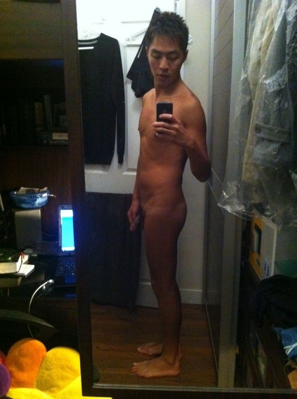 asianmalerox:  http://asianmalerox.tumblr.com/ 