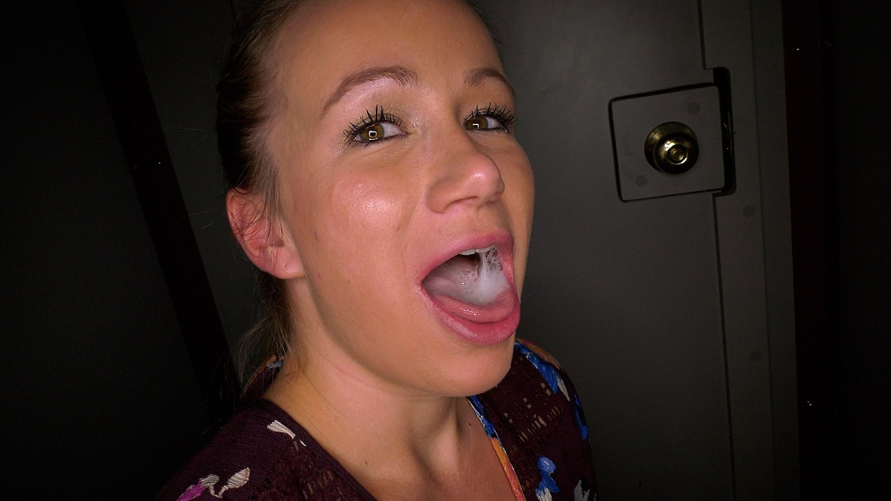 This hot little cheerleader couldn’t get enough cum during her first Gloryhole