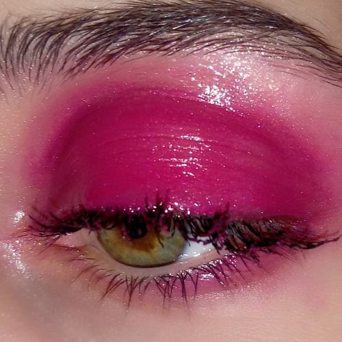 14g:www.instagram.com/p/BbAExKEFzwY/