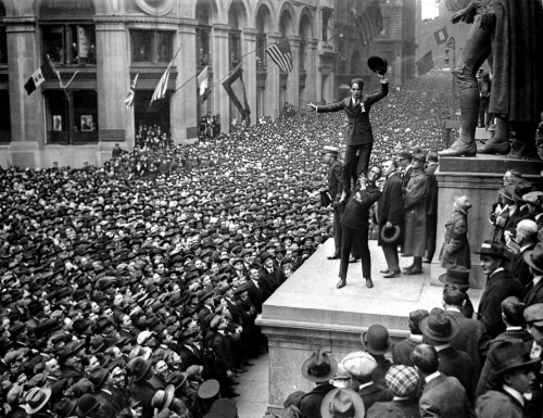 Porn onlyoldphotography:  Douglas Fairbanks Boosting, photos