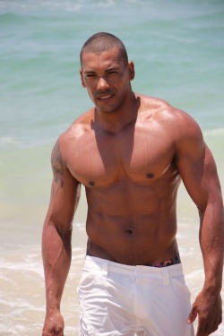 videoblackgay:  http://videoblackgay.tumblr.com :