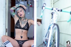 sglovexxx:  Glitch Suicide