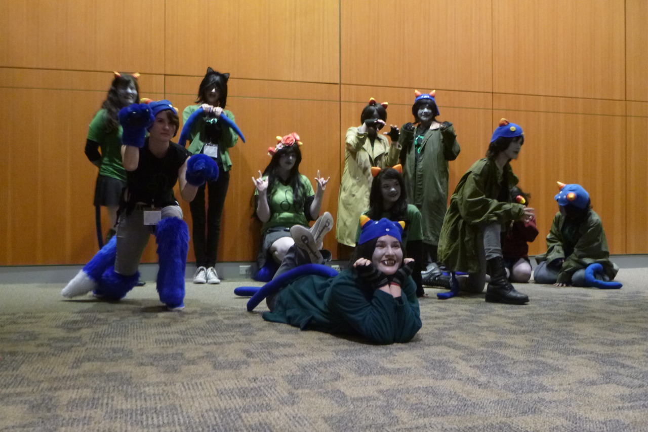 bestquius:  a6leist-slur:  Nekocon Saturday Homestuck Photoshoot 2/3  I am the Equius
