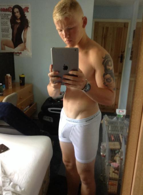 myukladsnaked:  horny hung connor from south coast