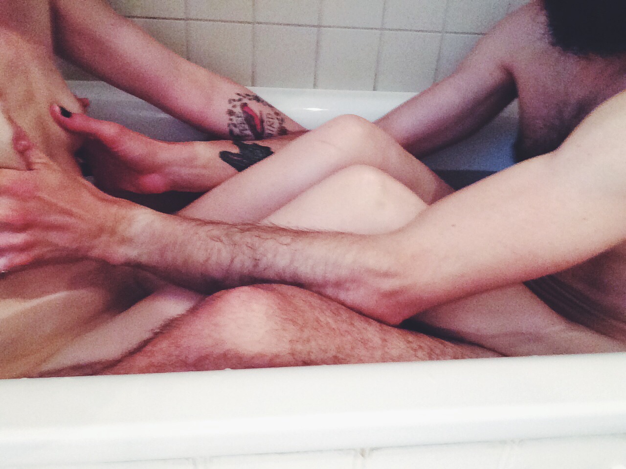 slide-2-unlock:  Ending a fucking wild &amp; hot weekend with a bath and her
